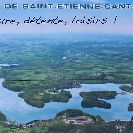 Frühstückspension Le Relais Des Planquettes Saint-Etienne-Cantales
