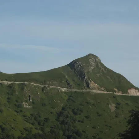Frühstückspension Le Relais Des Planquettes Saint-Etienne-Cantales